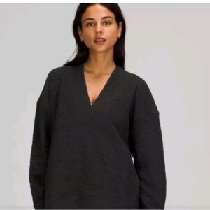 Lululemon Women's Rippled V-Neck Pullover Sweatshirt  Black Slouchy Hi Low 6 K